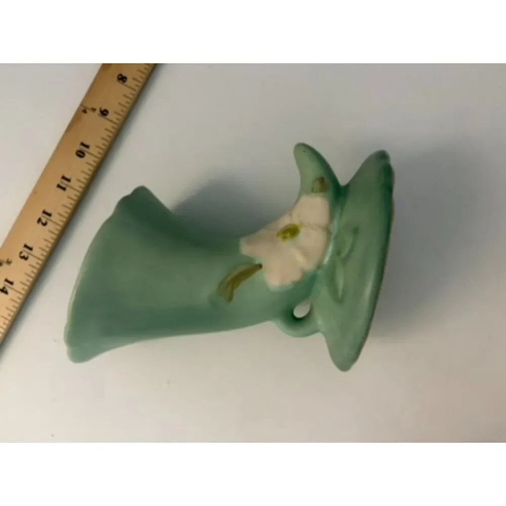 vtg.  Sea Green Weller Dogwood Horn Cornucopia Vase